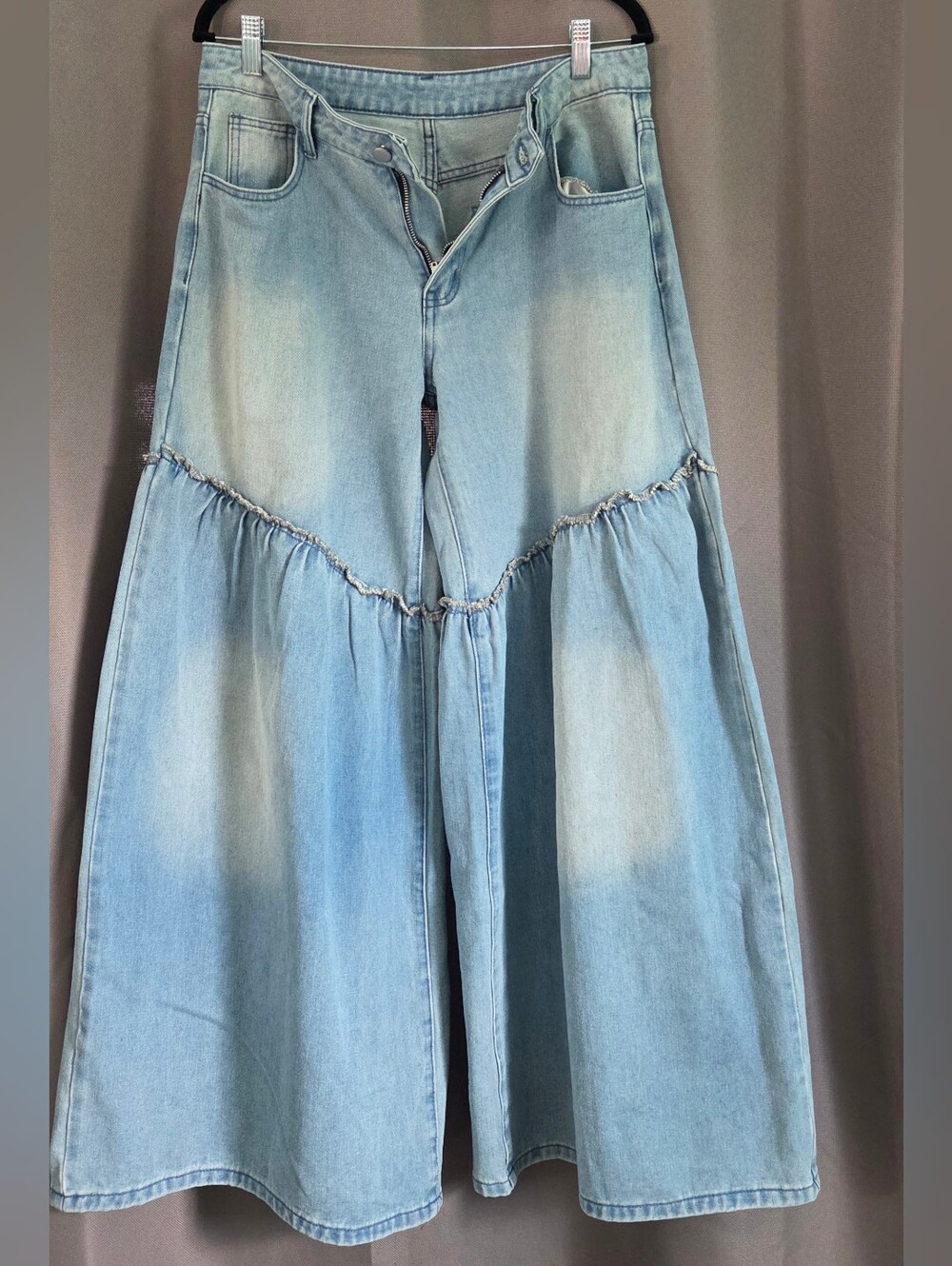 Light Blue Tiered Wide-Leg Women's Jeans